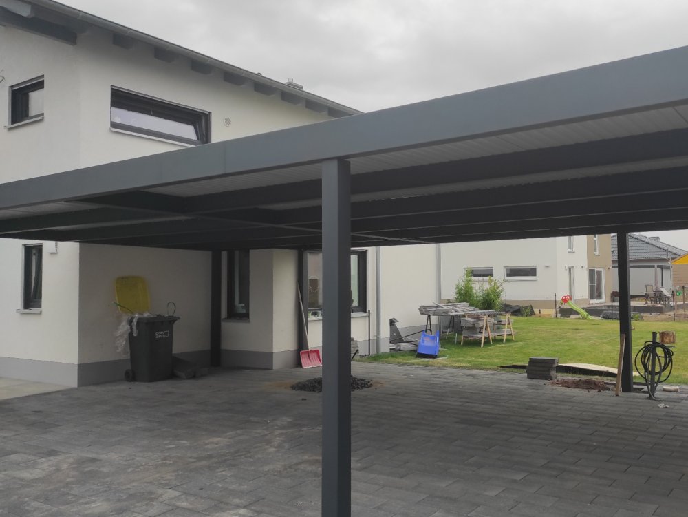 Carport aus Metall